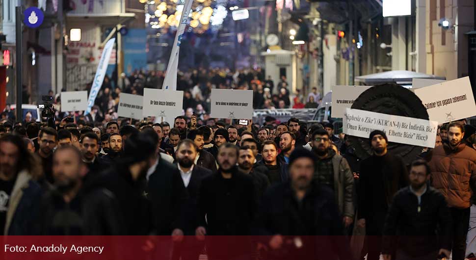 protest istanbul.jpg